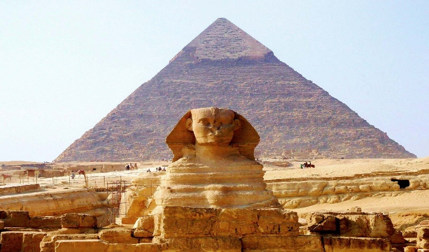 La Pirámide de Kefrén en Guiza
